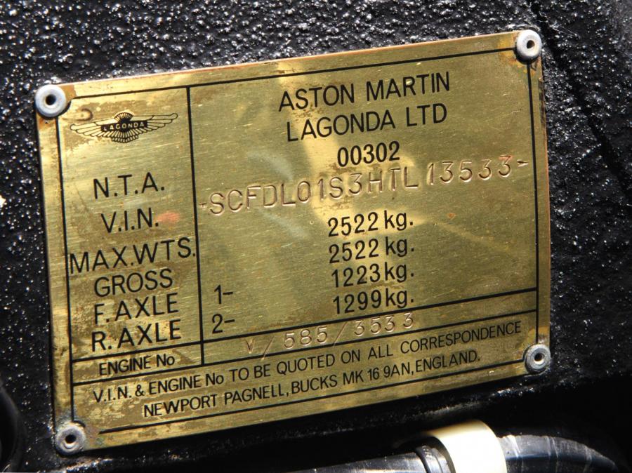  Aston Martin Lagonda Shooting Brake 1987 года  (фото 17 из 23)